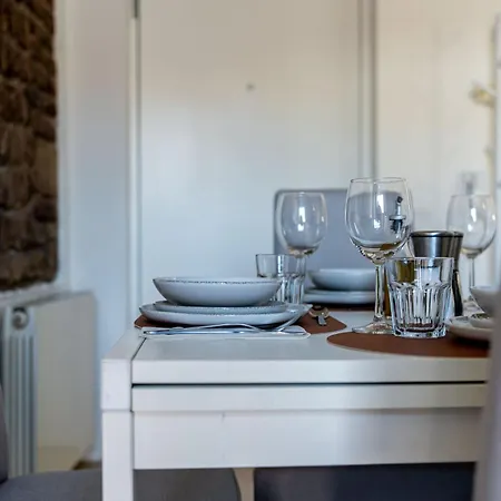 Casa Milu - Vicolo Satiro, Old Town Apartment Verona