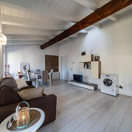 Casa Milu - Vicolo Satiro, Old Town Apartment